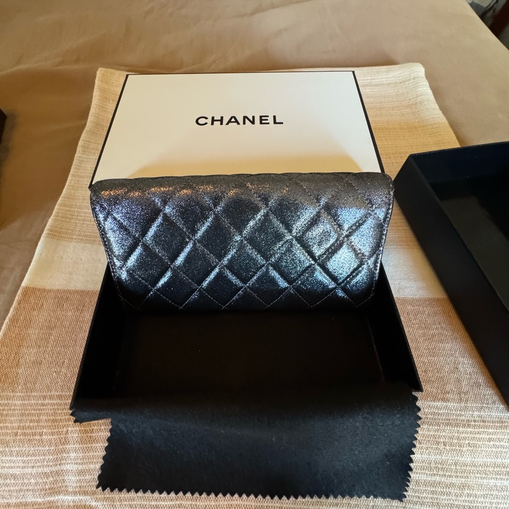 CHANEL Silver Quilted Wallet - Picture 7 of 15